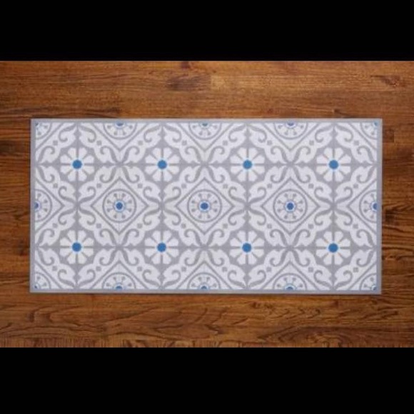 Italian Rug - Picture 3 of 7